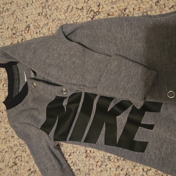 Nike size newborn snap up sleeper - Picture 3 of 4